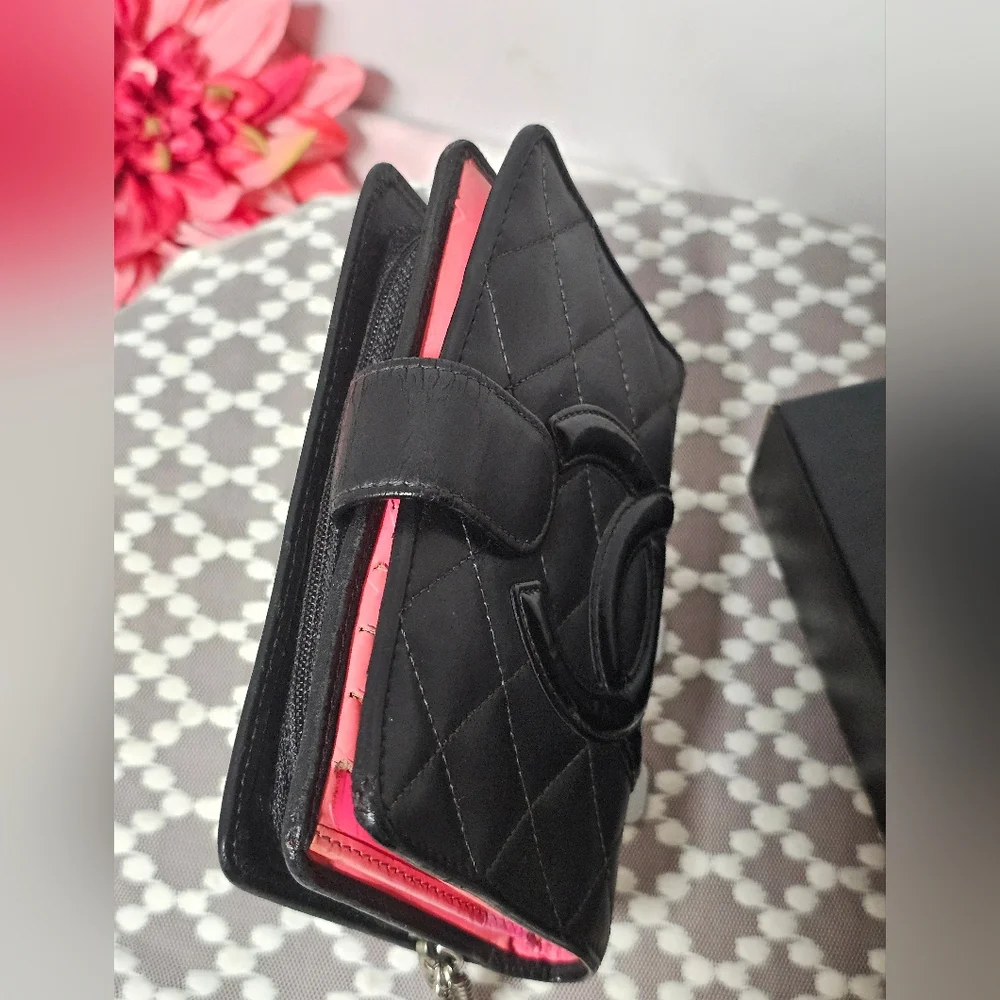 Authentic Chanel Bifold Cambon line wallet with Box/ Card - Picture 17 of 17